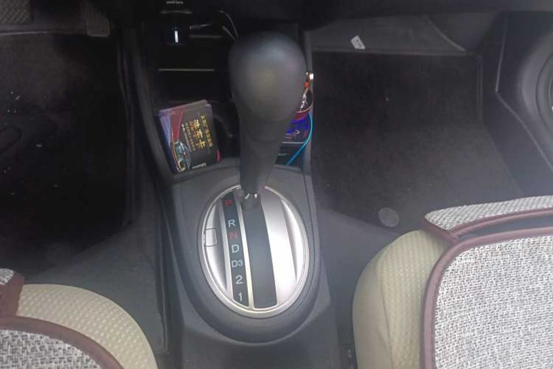 Used Honda Fit 2011 1.5L Automatic Luxury Edition Gear Lever