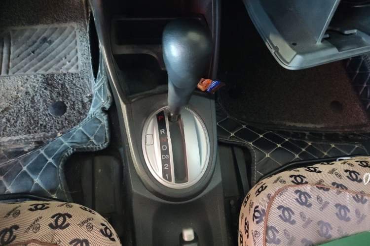 Used Honda Fit 2011 1.3L automatic comfort version Gear Lever