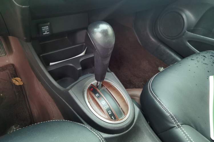 Used Honda Fit 2011 1.3L automatic comfort version Gear Lever