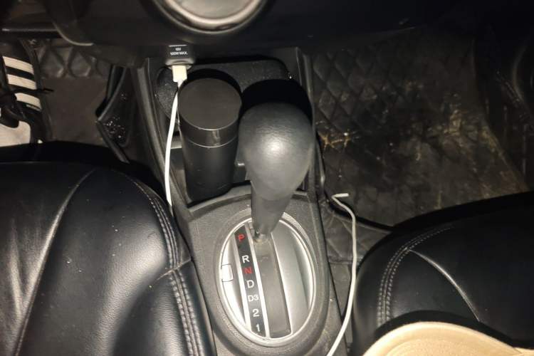 Used Honda Fit 2011 1.3L automatic comfort version Gear Lever