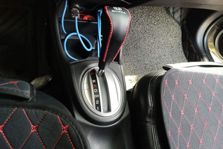 Used Honda Fit 2011 1.3L automatic comfort version Gear Lever
