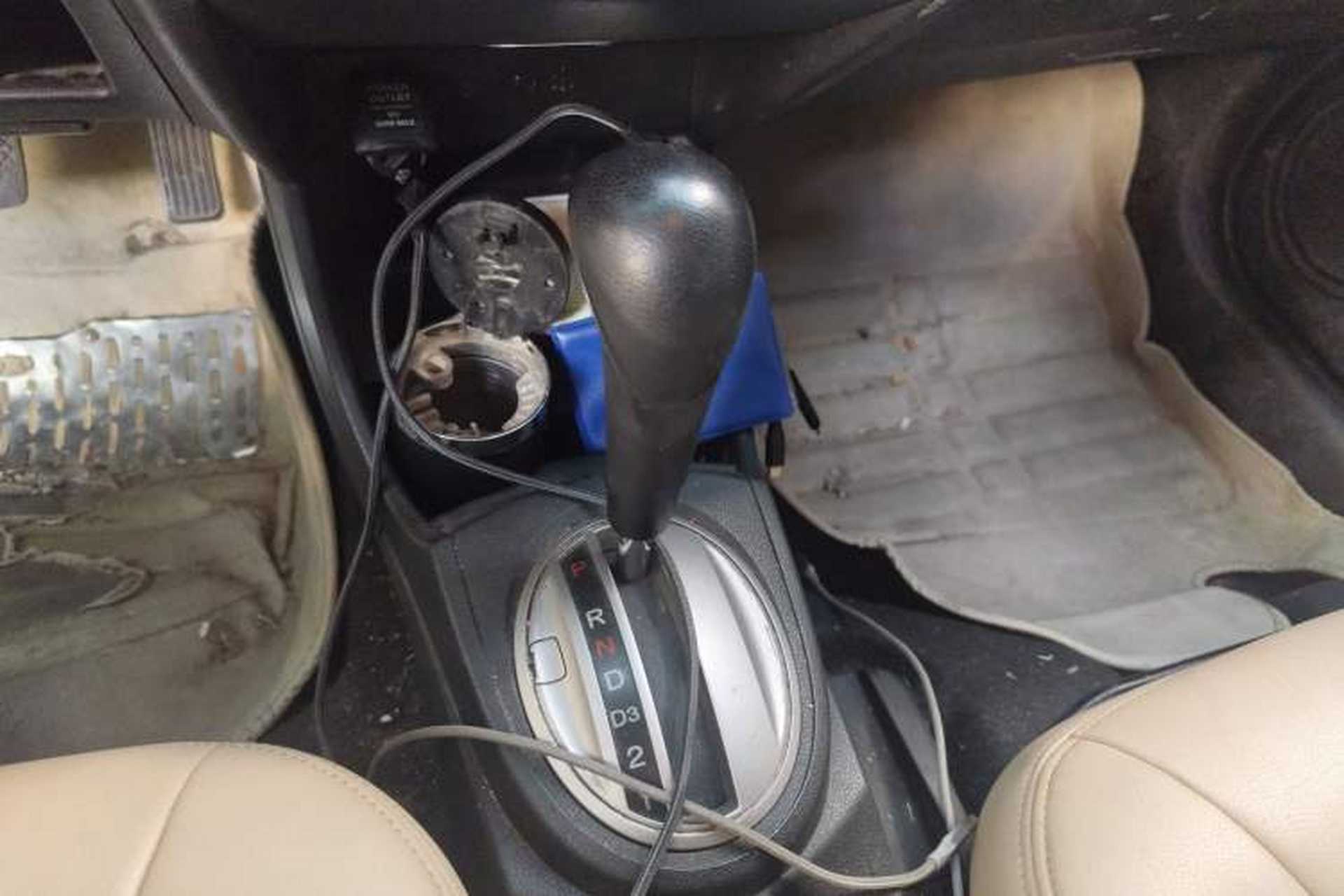 Used Honda Fit 2011 1.5L Automatic Luxury Edition Gear Lever