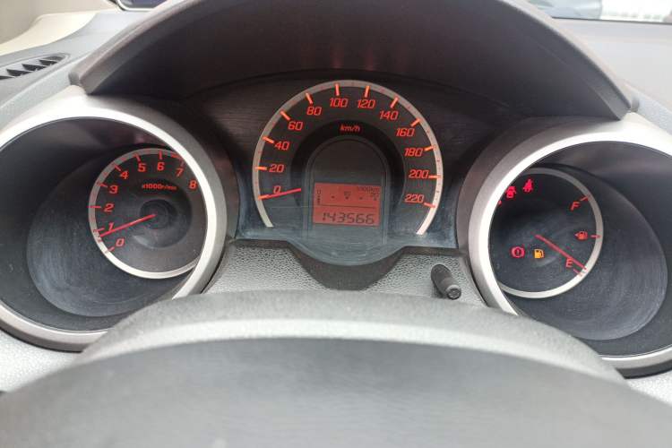Used Honda Fit 2011 1.3L automatic comfort version Instrument Cluster