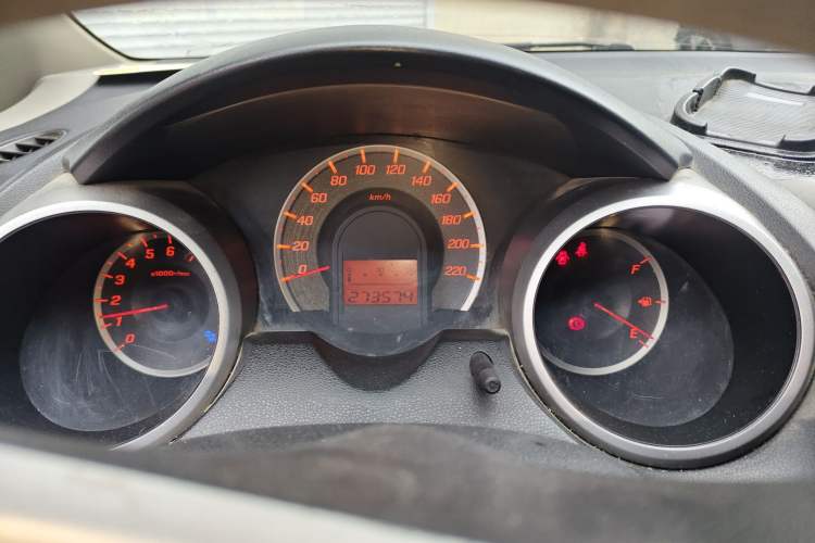 Used Honda Fit 2011 1.5L manual luxury version Instrument Cluster