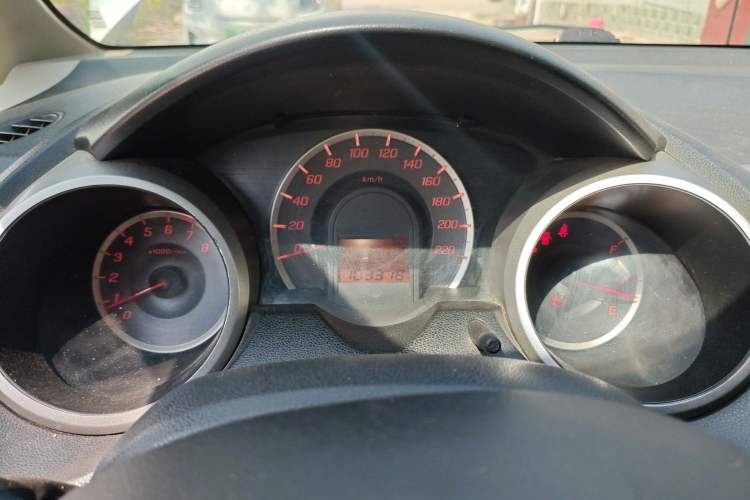 Used Honda Fit 2011 1.3L automatic comfort version Instrument Cluster