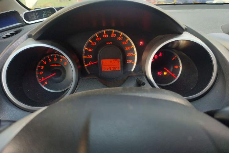 Used Honda Fit 2011 1.5L Automatic Luxury Edition Instrument Cluster