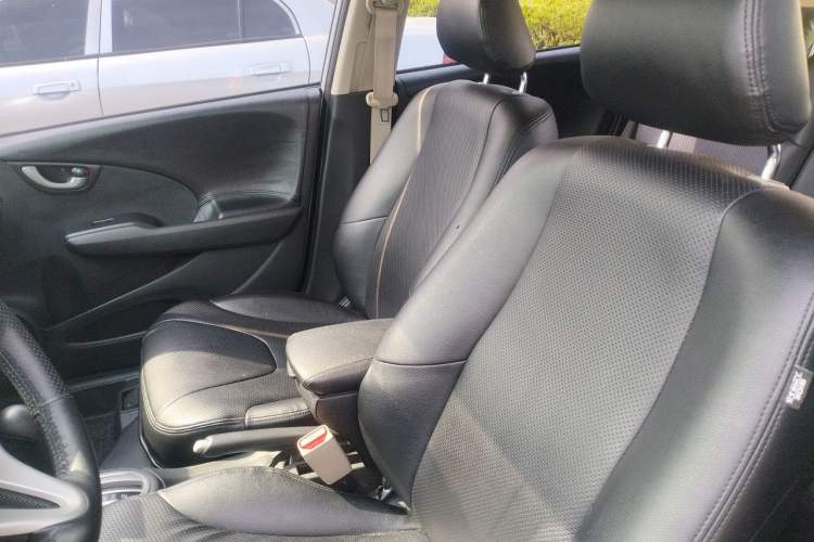Used Honda Fit 2011 1.3L automatic comfort version Left Front Seat