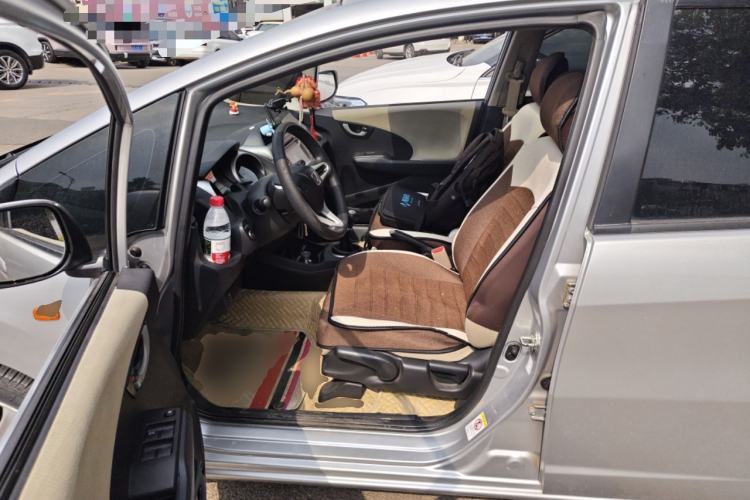 Used Honda Fit 2011 1.5L manual luxury version Left Front Seat
