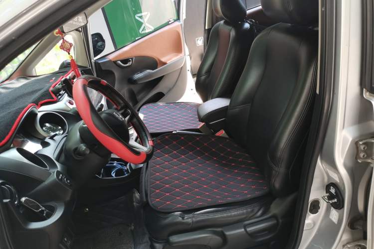 Used Honda Fit 2011 1.3L automatic comfort version Left Front Seat