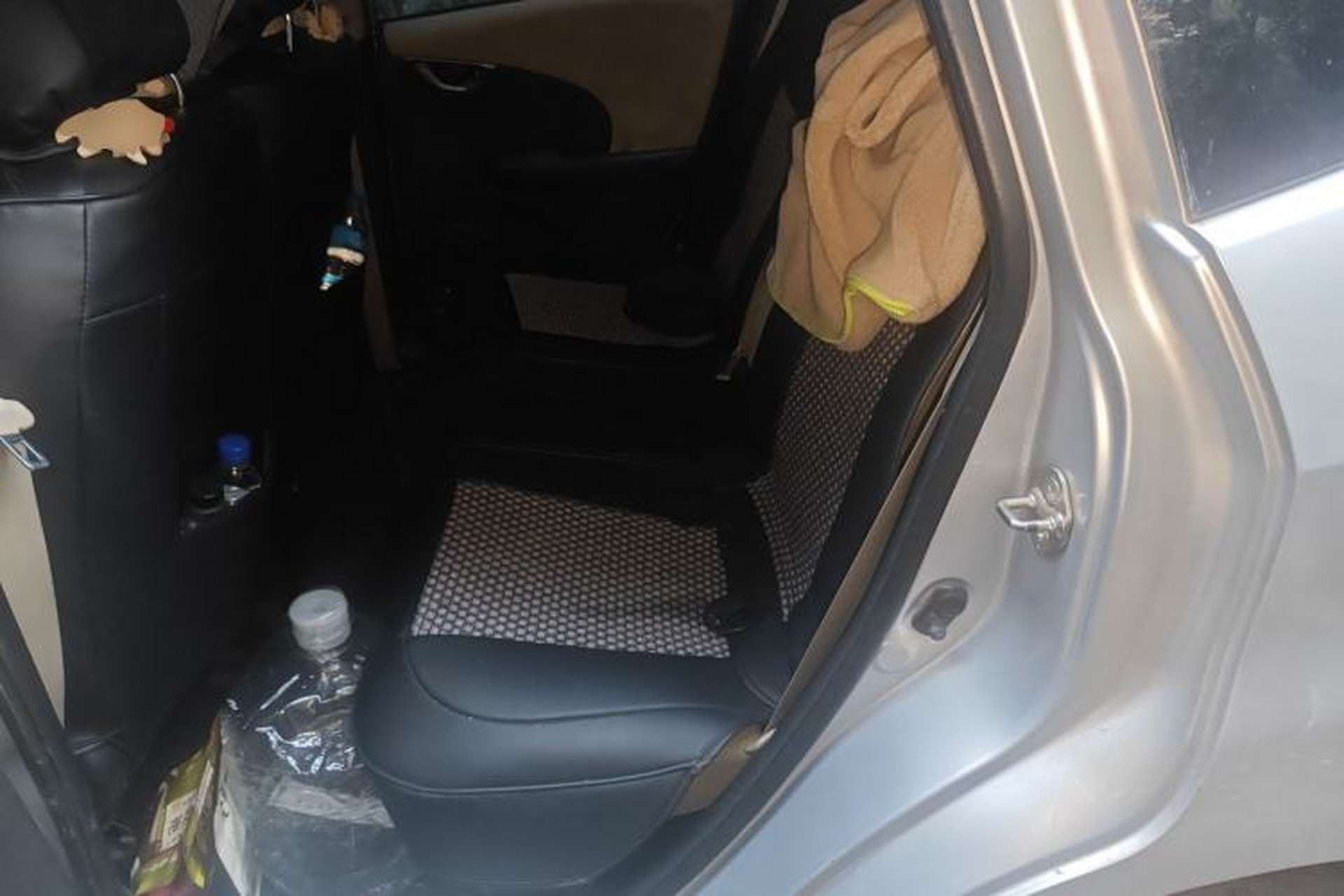 Used Honda Fit 2011 1.5L manual luxury version Left Rear Seat