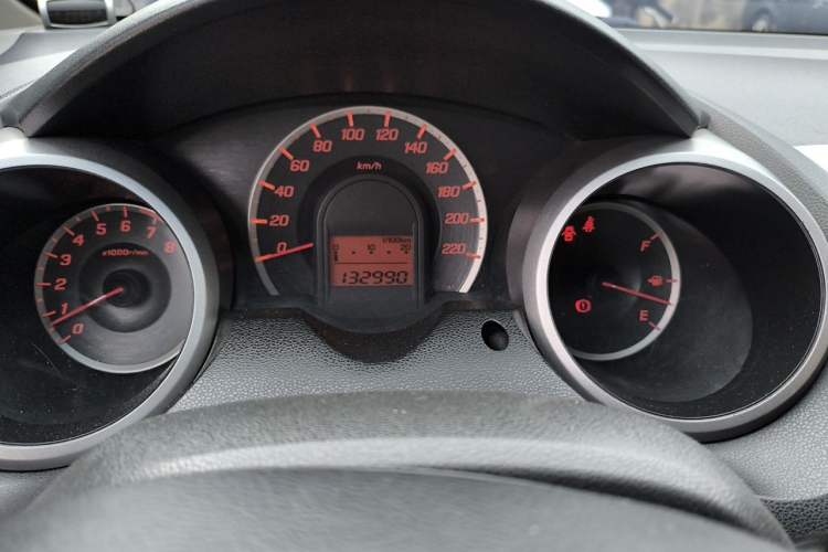 Used Honda Fit 2011 1.3L manual Comfort version Odometer Close Up