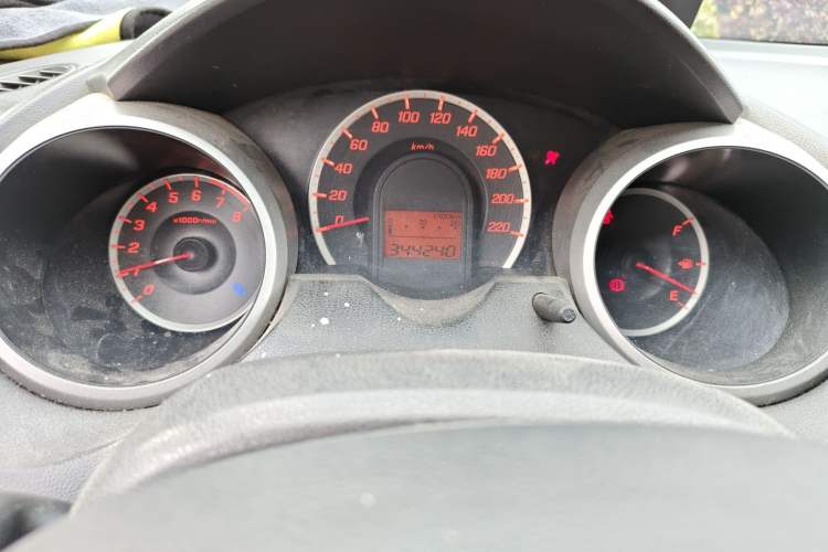 Used Honda Fit 2011 1.3L manual Comfort version Odometer Close Up