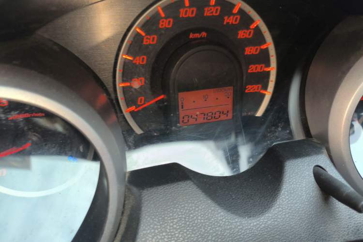 Used Honda Fit 2011 1.3L automatic comfort version Odometer Close Up