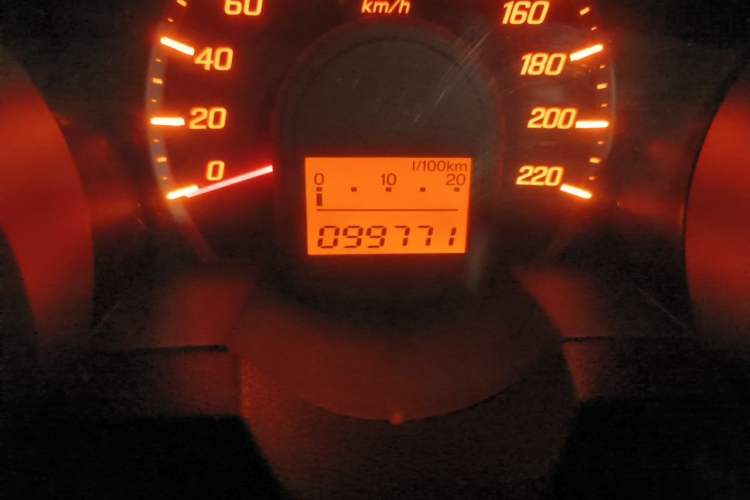 Used Honda Fit 2011 1.3L manual Comfort version Odometer Close Up