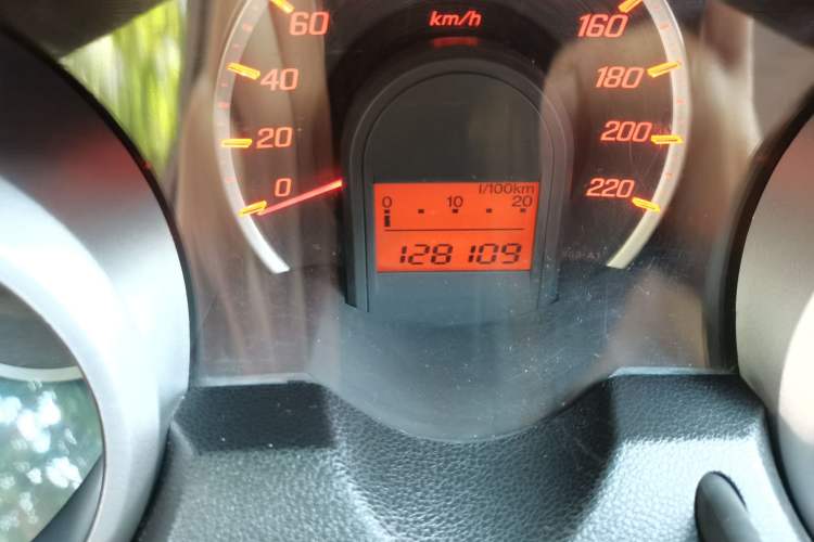 Used Honda Fit 2011 1.3L automatic comfort version Odometer Close Up