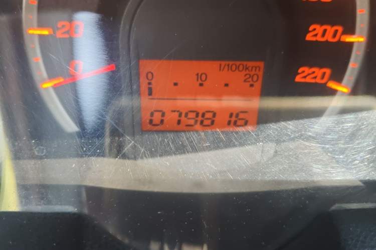 Used Honda Fit 2011 1.3L automatic comfort version Odometer Close Up