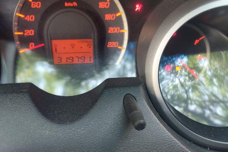 Used Honda Fit 2011 1.5L Automatic Luxury Edition Odometer Close Up
