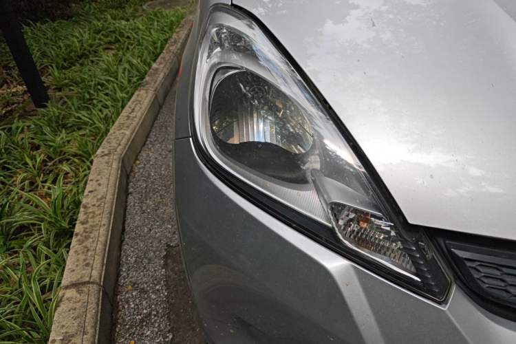 Used Honda Fit 2011 1.3L automatic comfort version Right Front Headlight
