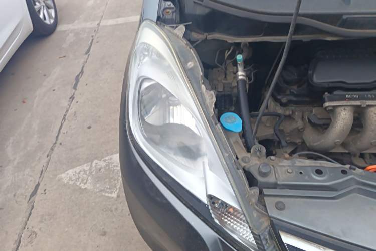 Used Honda Fit 2011 1.5L Automatic Luxury Edition Right Front Headlight