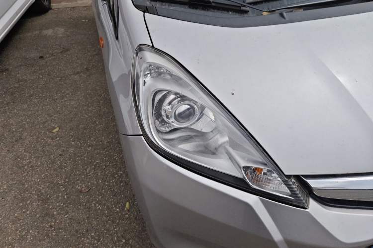 Used Honda Fit 2011 1.5L manual luxury version Right Front Headlight