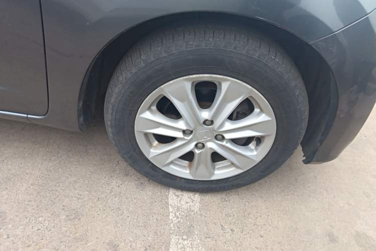 Used Honda Fit 2011 1.5L Automatic Luxury Edition Right Front Wheel Hub