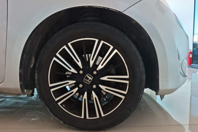 Used Honda Fit 2011 1.3L automatic comfort version Right Front Wheel Hub