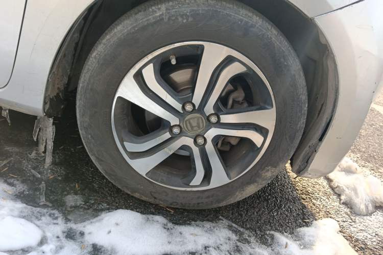 Used Honda Fit 2011 1.3L automatic comfort version Right Front Wheel Hub