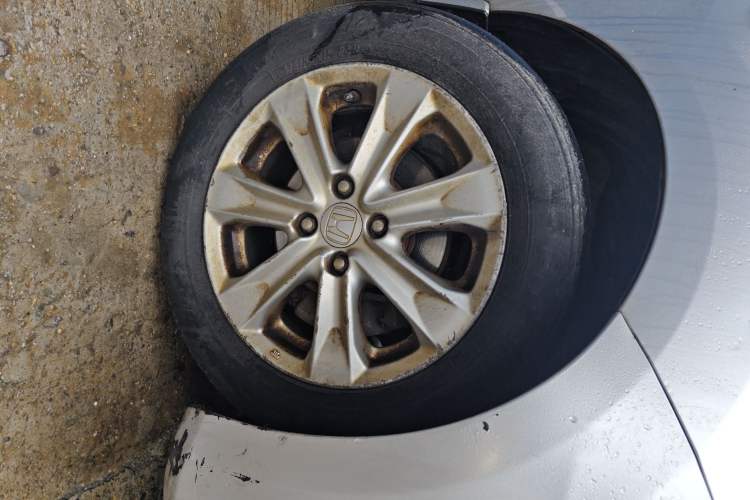 Used Honda Fit 2011 1.5L manual luxury version Right Front Wheel Hub