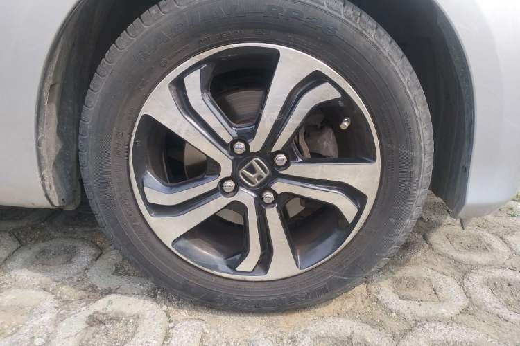 Used Honda Fit 2011 1.3L automatic comfort version Right Front Wheel Hub