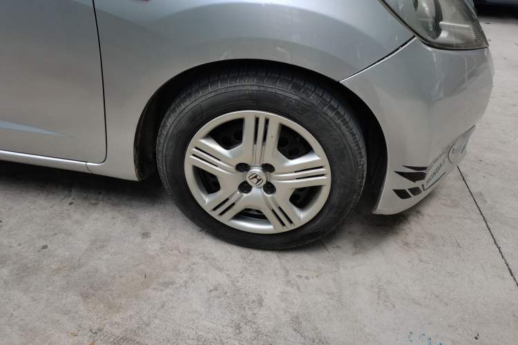 Used Honda Fit 2011 1.3L automatic comfort version Right Front Wheel Hub