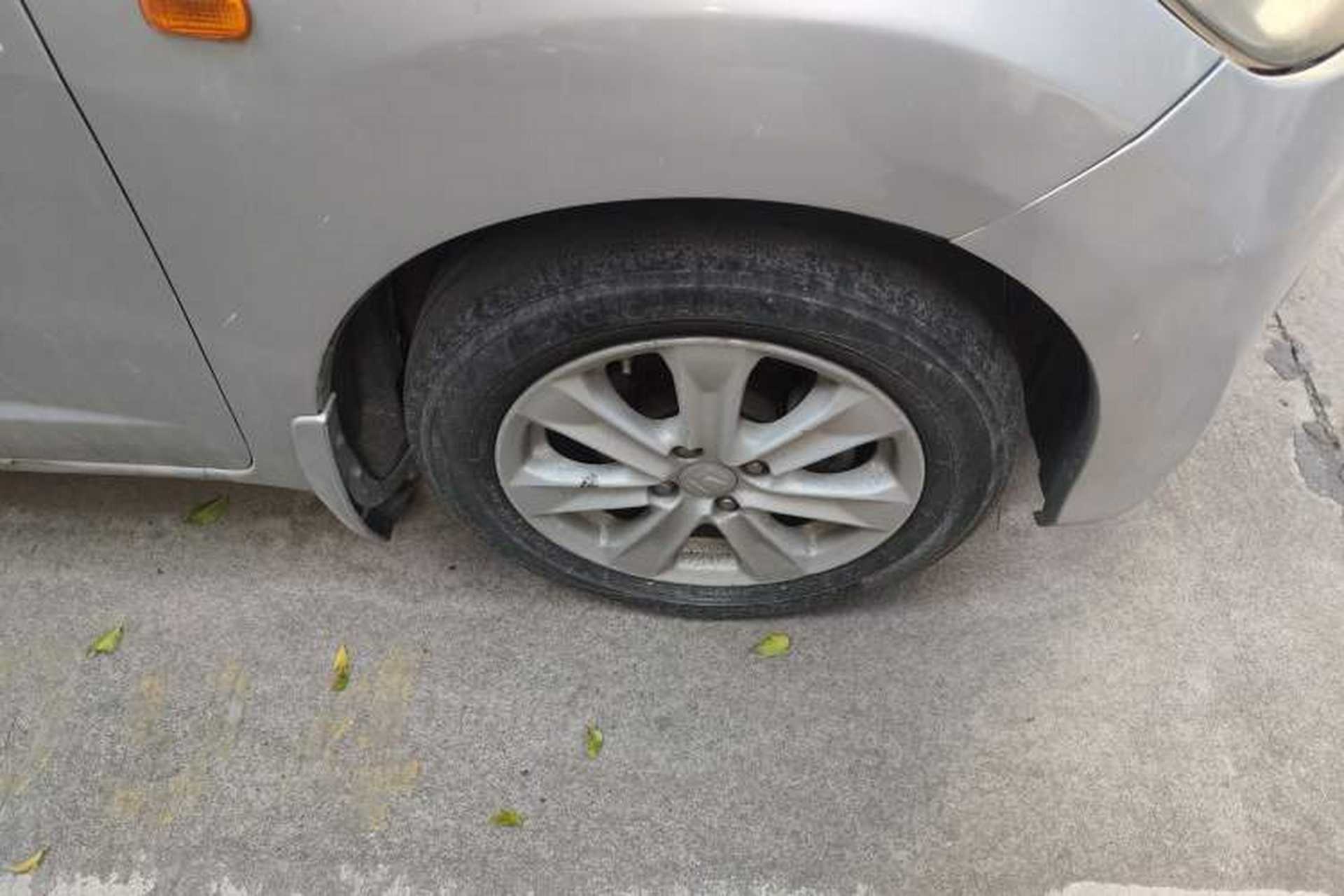 Used Honda Fit 2011 1.5L Automatic Luxury Edition Right Front Wheel Hub