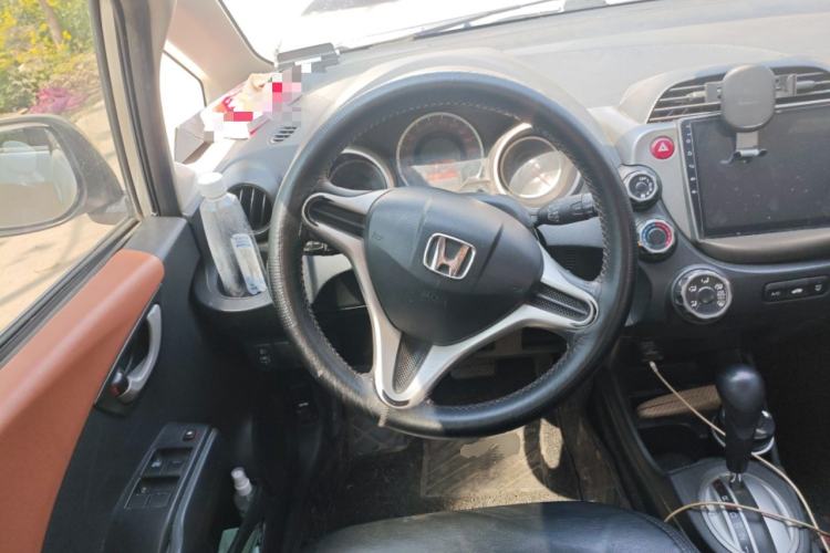 Used Honda Fit 2011 1.3L automatic comfort version Steering Wheel