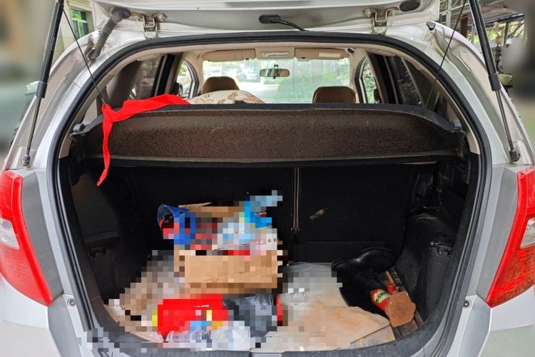 Used Honda Fit 2011 1.3L automatic comfort version Trunk