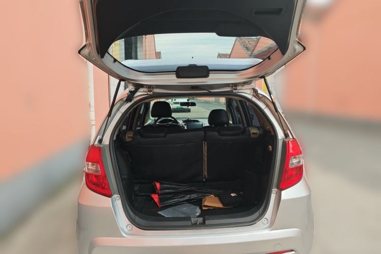 Used Honda Fit 2011 1.3L automatic comfort version Trunk