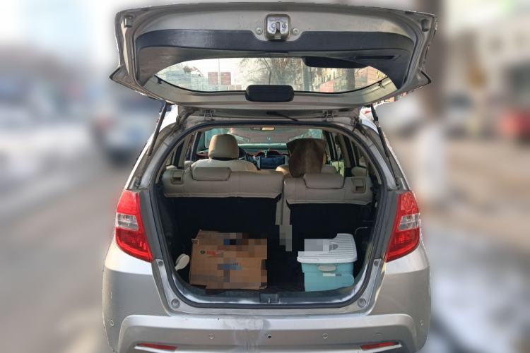 Used Honda Fit 2011 1.3L automatic comfort version Trunk