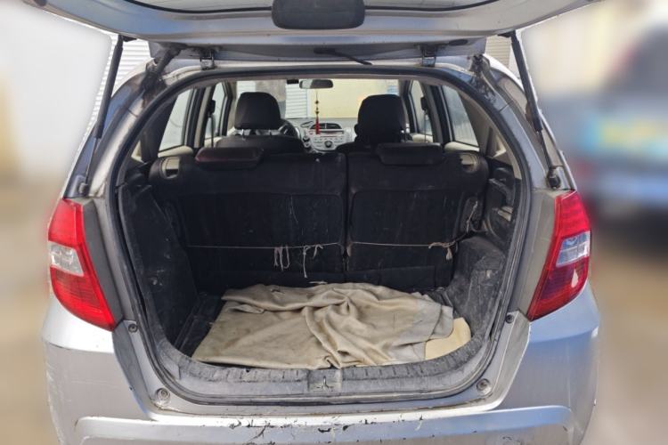 Used Honda Fit 2011 1.5L manual luxury version Trunk