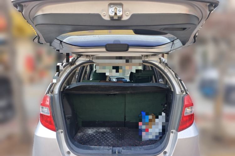 Used Honda Fit 2011 1.3L automatic comfort version Trunk
