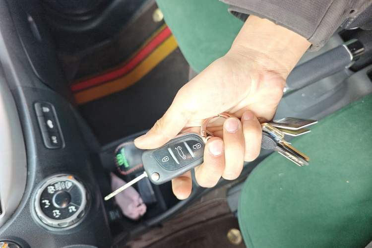 Used Honda Fit 2011 1.3L automatic comfort version Vehicle Key