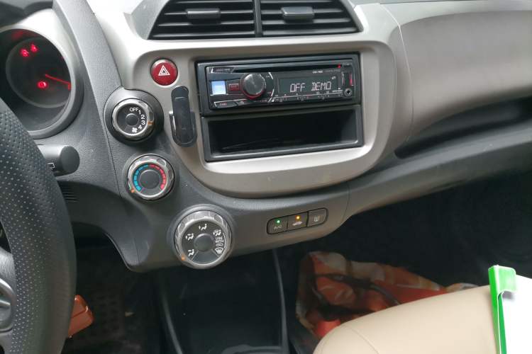Used Honda Fit 2011 1.3L manual Comfort version Audio And AC Panel