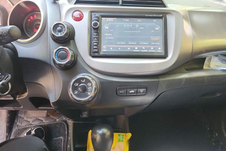 Used Honda Fit 2011 1.3L automatic comfort version Audio And AC Panel