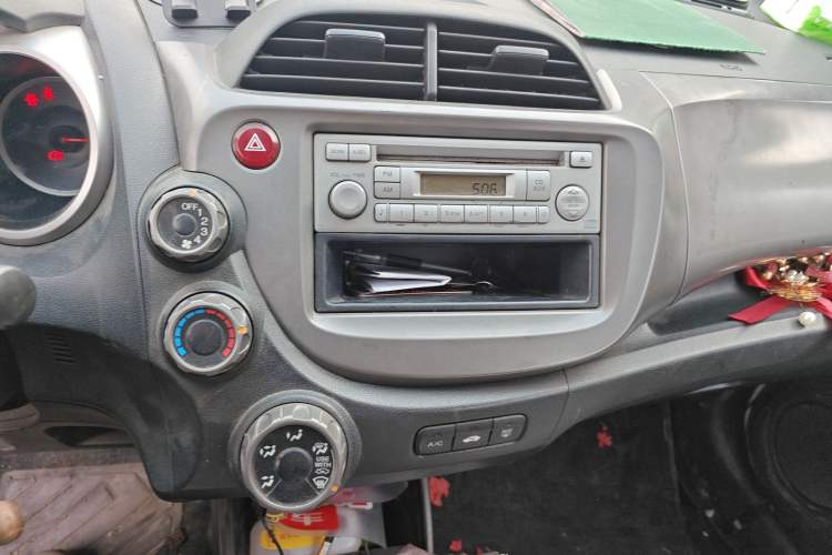 Used Honda Fit 2011 1.3L manual Comfort version Audio And AC Panel