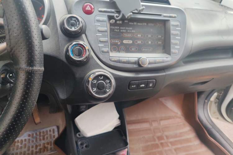 Used Honda Fit 2011 1.3L manual Comfort version Audio And AC Panel
