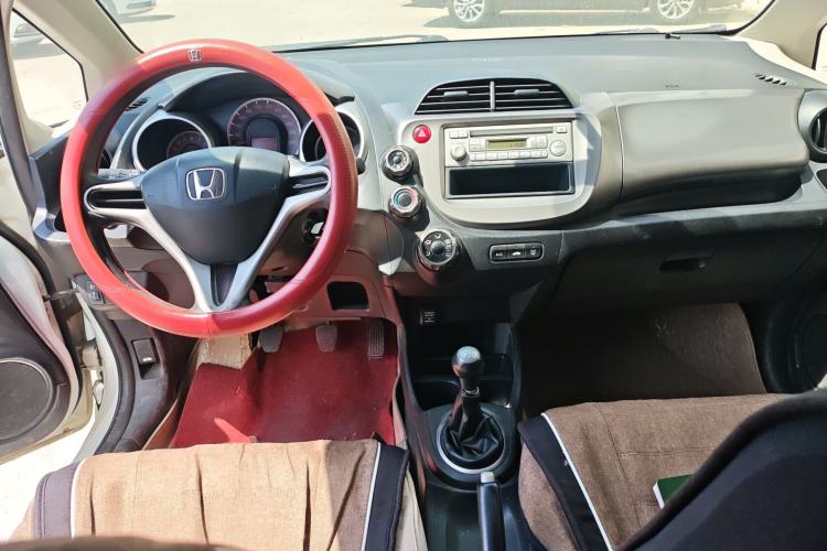 Used Honda Fit 2011 1.3L manual Comfort version Center Console