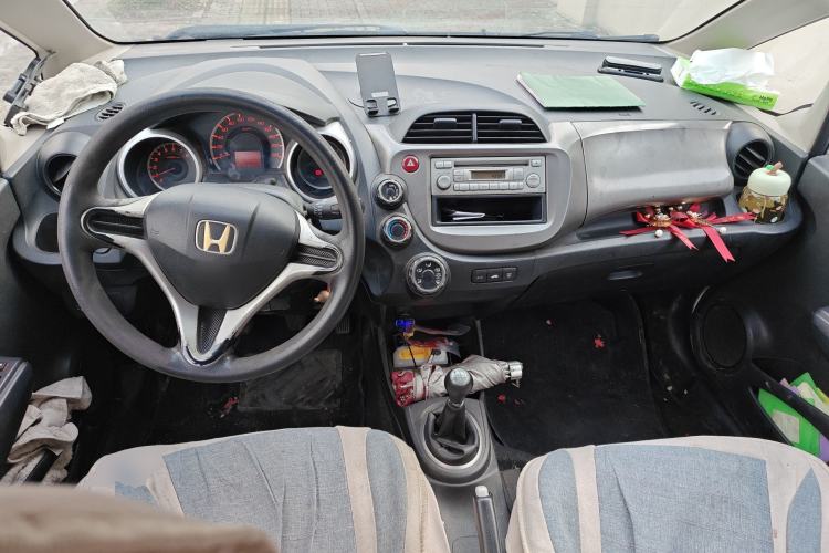 Used Honda Fit 2011 1.3L manual Comfort version Center Console