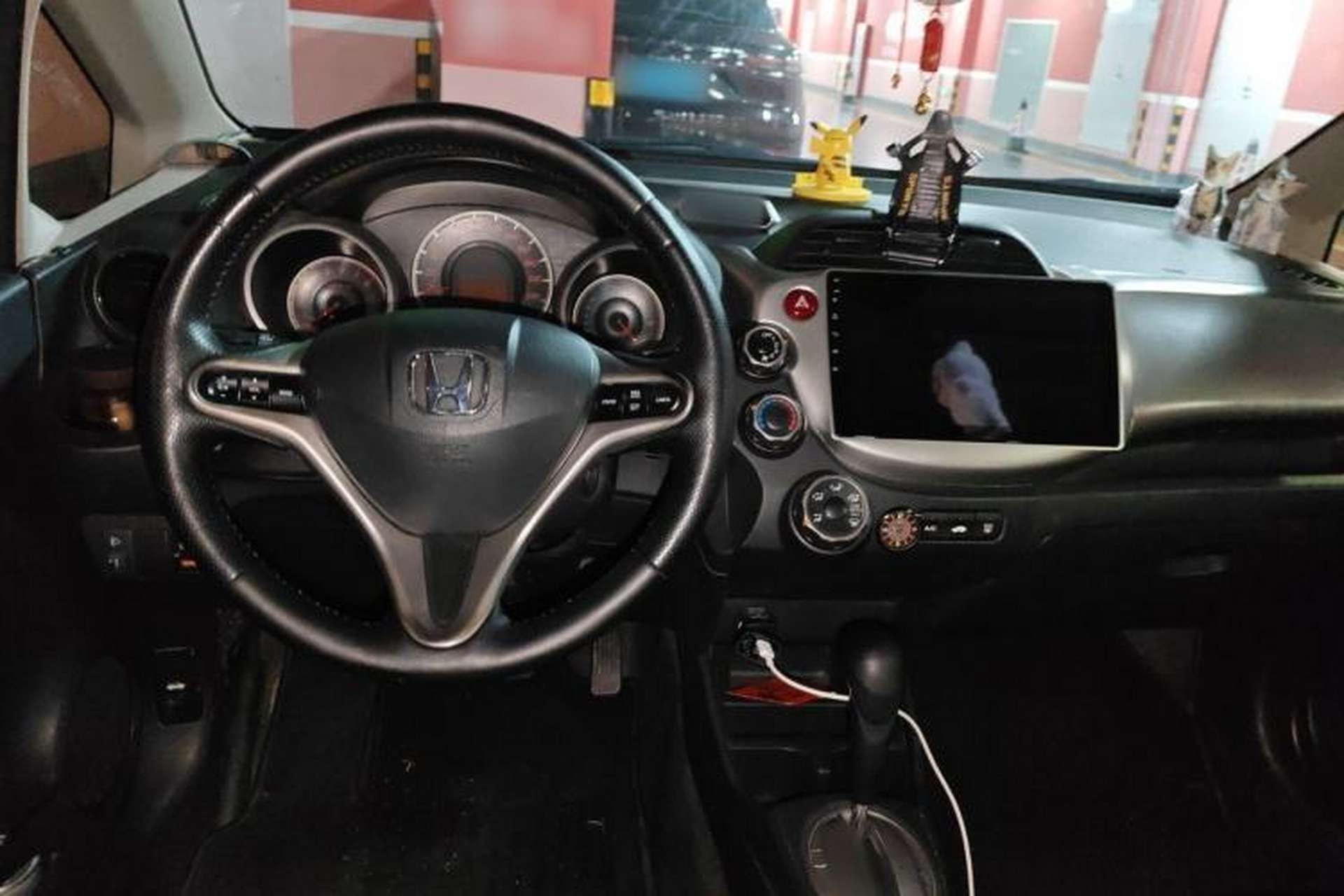 Used Honda Fit 2011 1.5L Automatic Luxury Edition Center Console