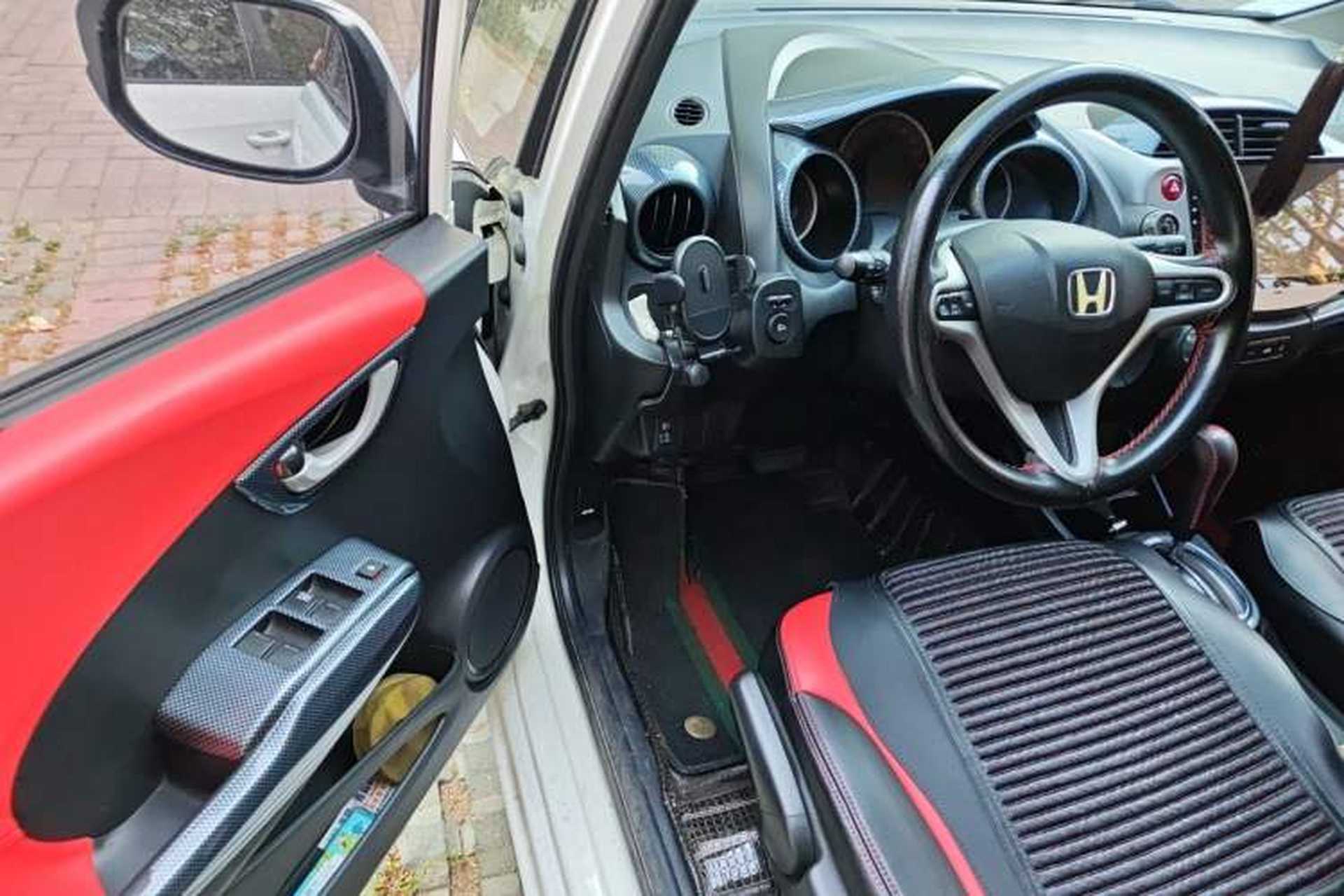 Used Honda Fit 2011 1.3L automatic comfort version Driver Seat