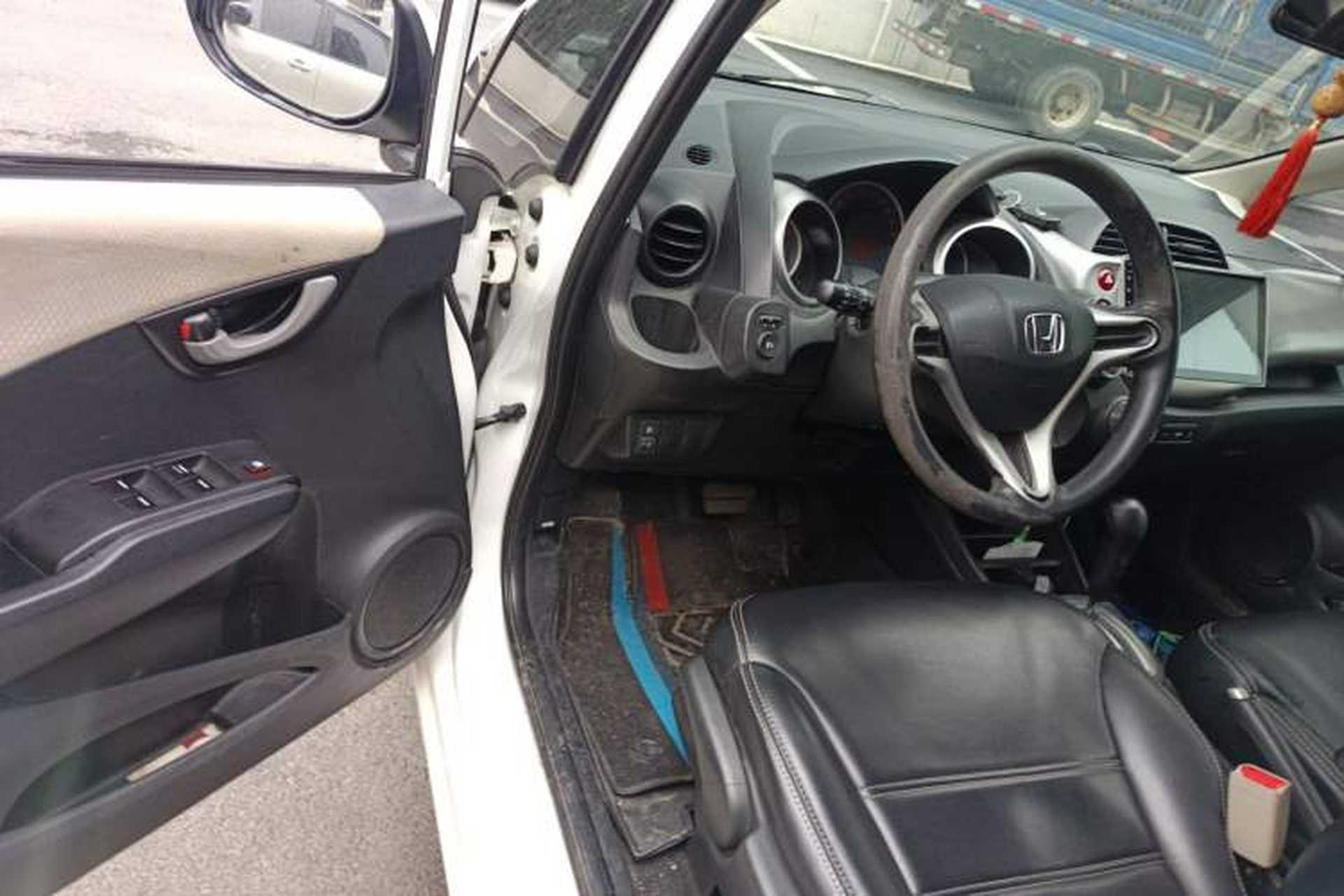 Used Honda Fit 2011 1.3L automatic comfort version Driver Seat
