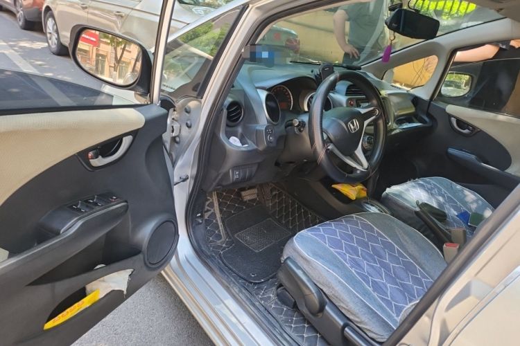 Used Honda Fit 2011 1.3L automatic comfort version Driver Seat