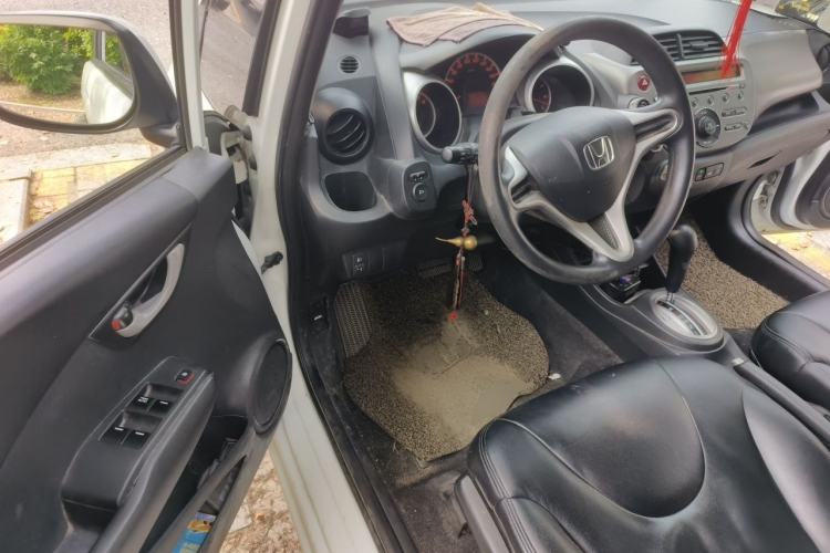 Used Honda Fit 2011 1.5L Automatic Luxury Edition Driver Seat
