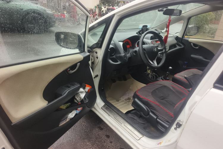Used Honda Fit 2011 1.5L manual luxury version Driver Seat